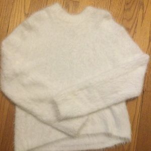 H&M FUZZY SWEATER
